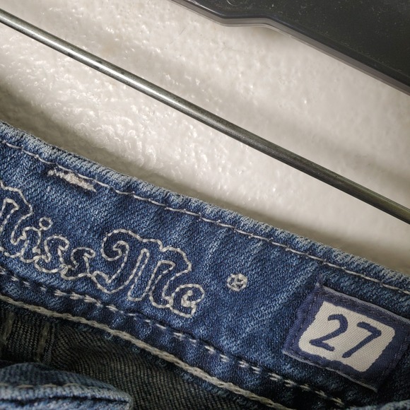 Miss Me Capri Cropped Jeans in Stretch Denim Roses Rhinestones Size 27 - Picture 9 of 14